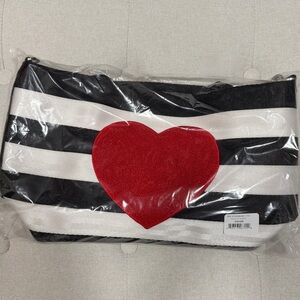 Harvey’s Mini Streamline - Queen of Hearts